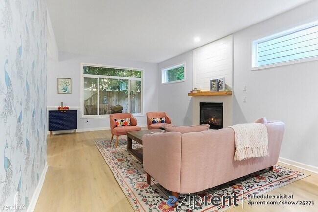 Building Photo - 3 br, 2.5 bath Townhome - 17111 3rd Place ...