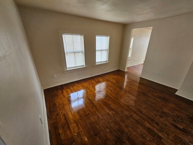 Building Photo - 1804 11th St