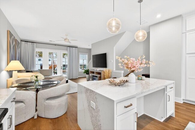 Building Photo - 2641 Mackintosh Ct