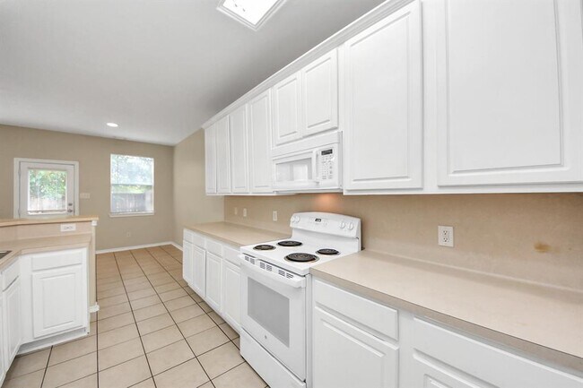Building Photo - 8763 Thistlemoor Ln