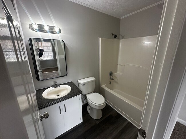 Building Photo - Great 3 Bedroom, 2 Bath home in High Point!