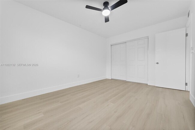 Building Photo - 12101 NE 6th Ave