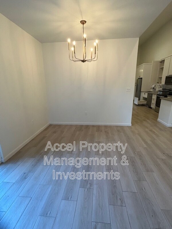 Building Photo - 2120 Datepalm Ave