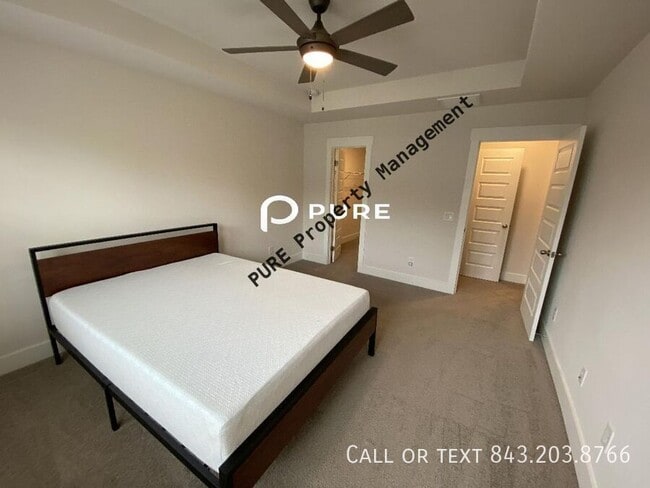 Building Photo - 7816 Park Gate Dr