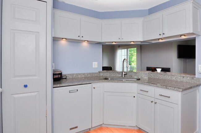 Building Photo - 4471 Hillside Ct
