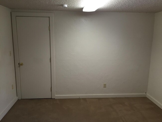 Building Photo - 16311 W 14th Ave