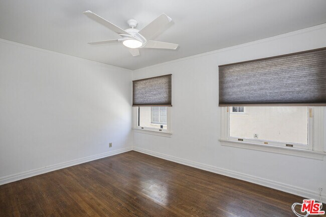 Building Photo - 131 N Citrus Ave