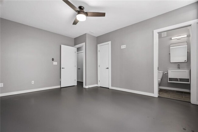 Building Photo - 1360 Peter Haughton Way