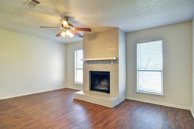 Building Photo - 6815 W Cleburne Rd