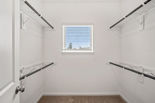 Building Photo - 613 Royal Arch Dr