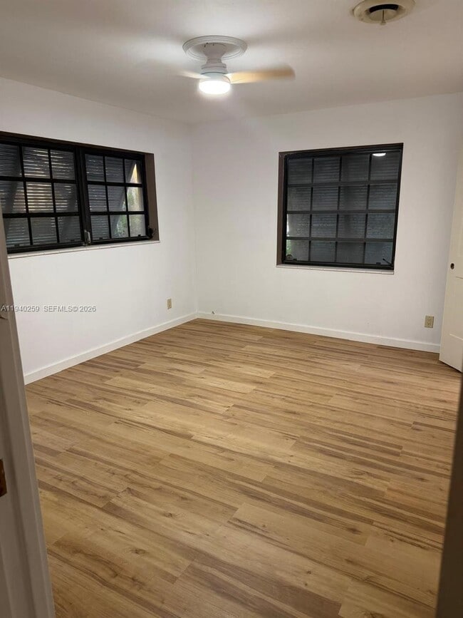 Building Photo - 238 SE 3rd St