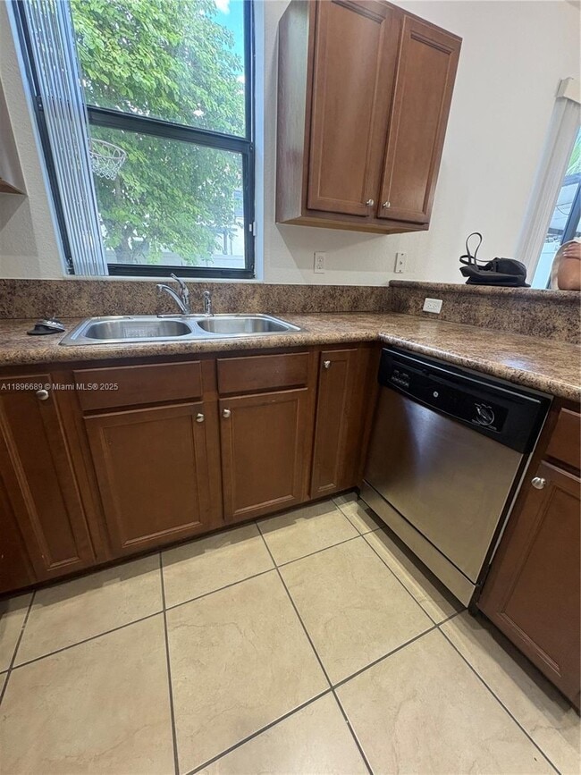 Building Photo - 3383 W 90th St