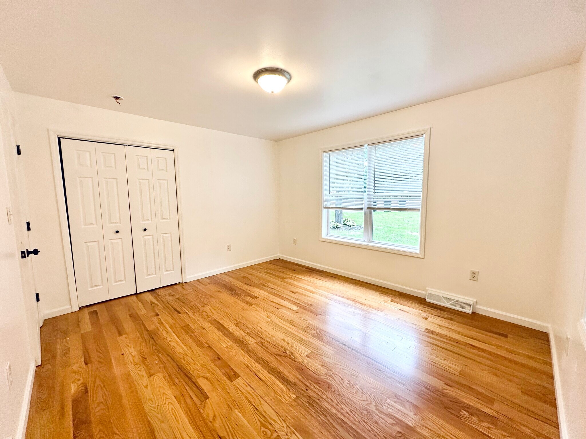 First floor master - 21 Loughberry Rd S