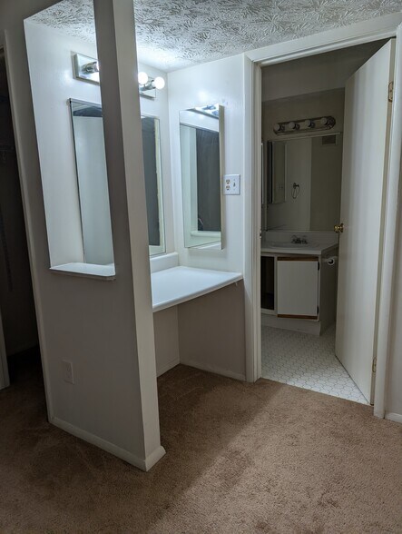 Building Photo - 4410 Groombridge Way