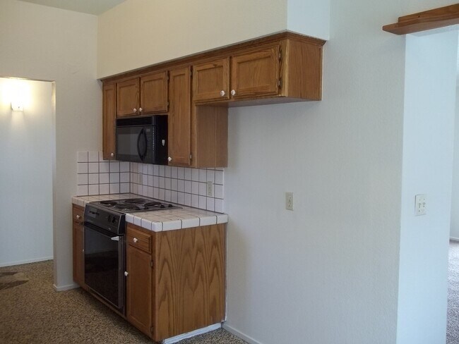 Building Photo - West Clovis location,  potential Buchanan ...
