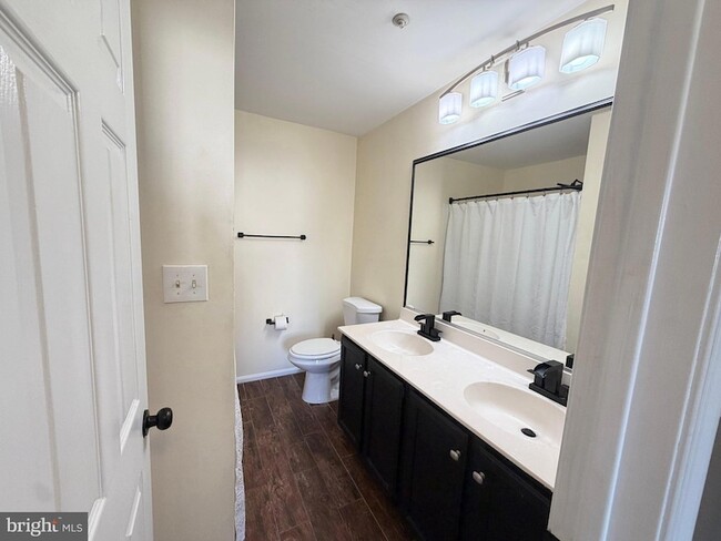 Building Photo - 13955 King George Way