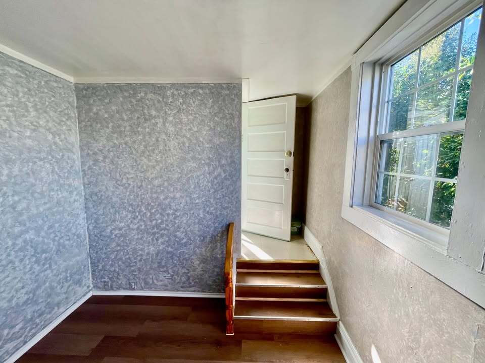 Building Photo - 475 Newton Ave