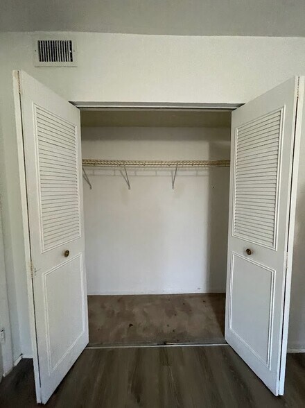 Building Photo - 2510 SW 81st Ave