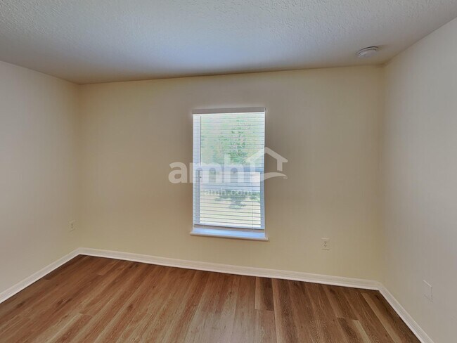 Building Photo - 544 Westcliffe Dr