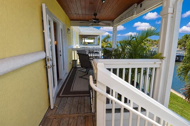 Building Photo - 3889 Pompano Dr SE