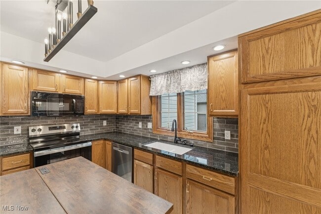 Building Photo - 276 S Bayshore Dr