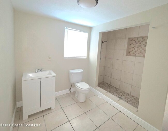 Building Photo - 4415 Coleridge Ave