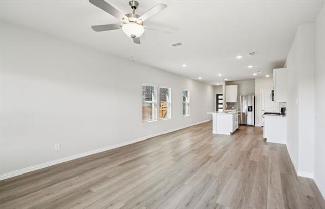 Building Photo - 710 Leavenworth Dr