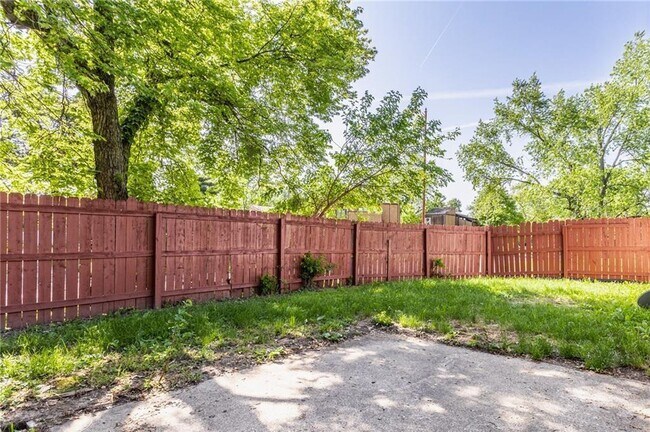 Building Photo - 2322 Silver Maple Ct