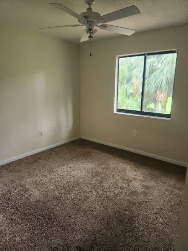 Building Photo - 2216 Flower Tree Cir