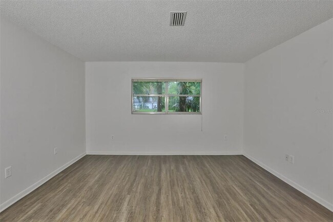 Building Photo - 720 Palmer Ln