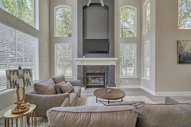 Building Photo - 38 Larks Aire Pl