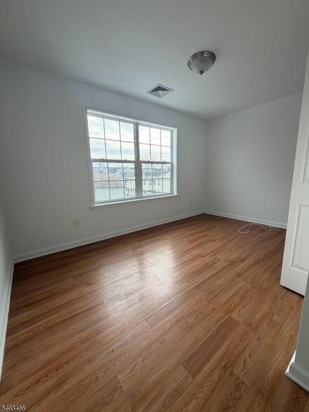 Building Photo - 110-PT112 Redwood Ave