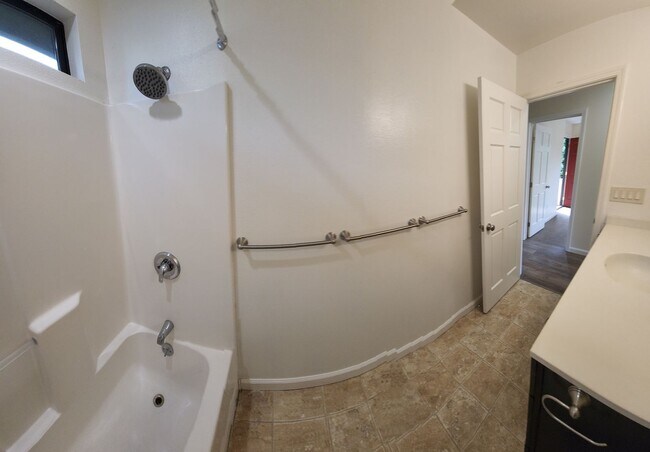 Building Photo - LOCATION-CLOSE PROXIMITY TO POLY CAMPUS