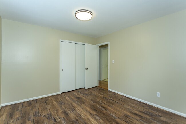 Building Photo - 2200 Montreat Cir