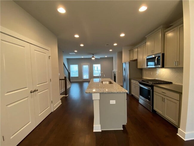 Building Photo - 3779 Oxford Cir
