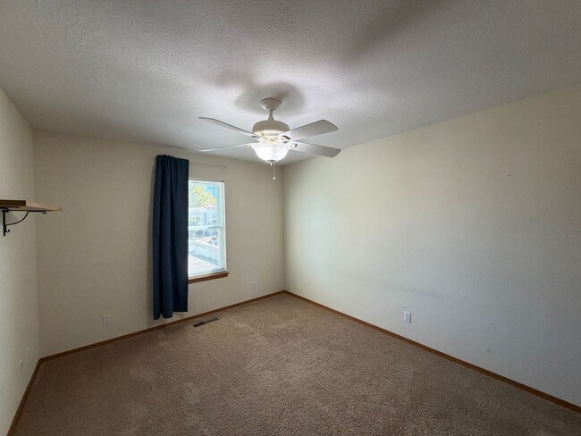 Building Photo - 9600 Allande Rd NE