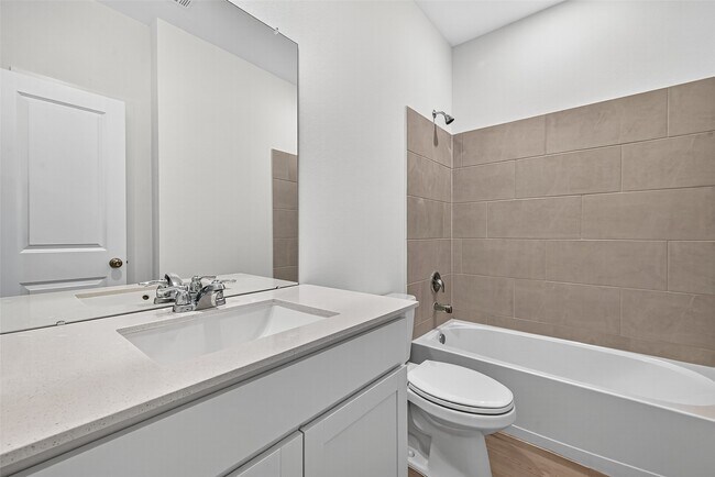 Building Photo - 3028 Avenida Sonoma Dr