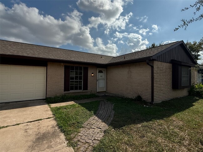 Building Photo - 10119 Leawood Blvd