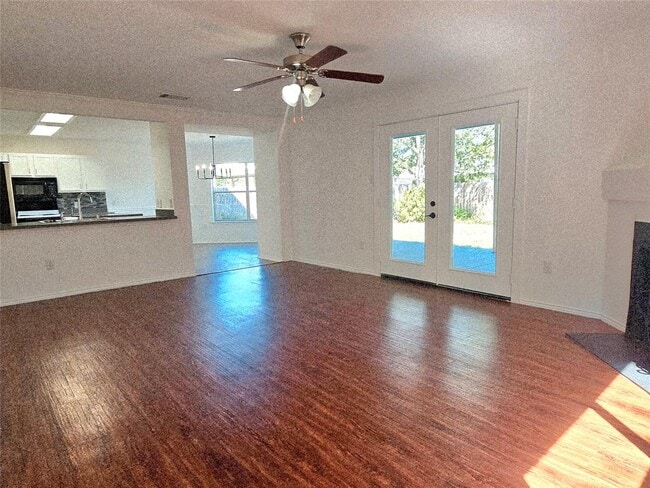 Building Photo - 1002 Keeshond Pl