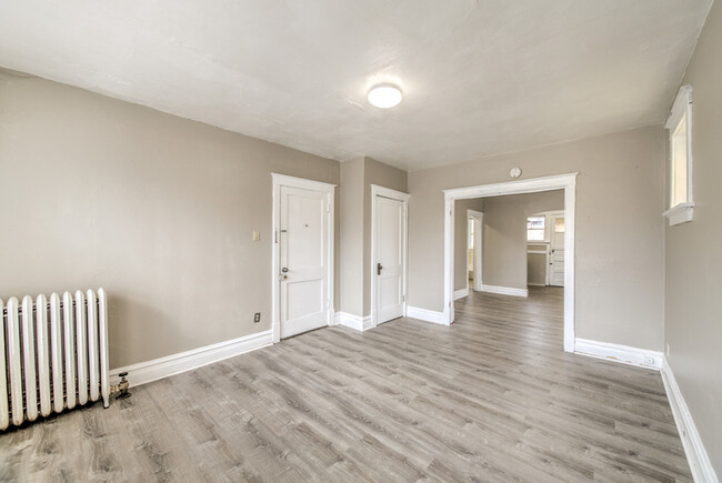 Building Photo - 4062 South Grand Boulevard - 2S
