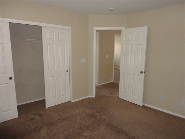 Building Photo - 6473 Karlsen Ct