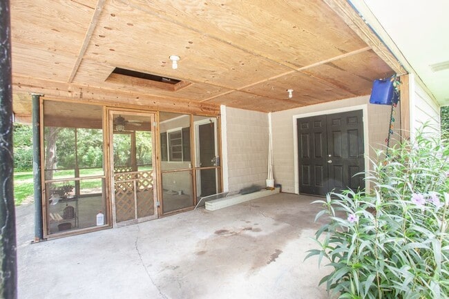 Building Photo - 3917 Halifax Rd