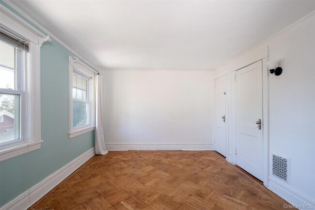 Building Photo - 454 First Avenue Unit