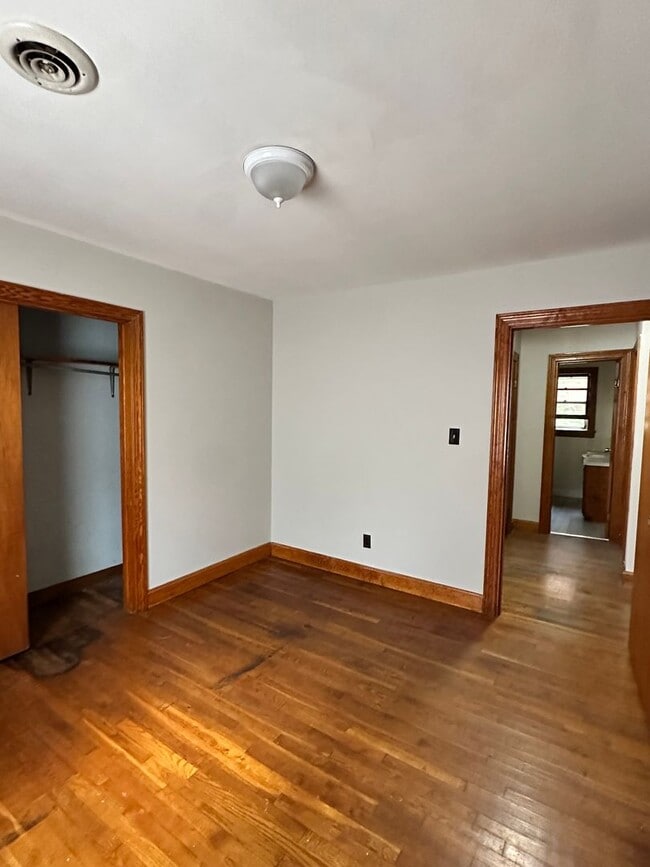 Building Photo - RENTAL HOME 3BD/1.5BTH