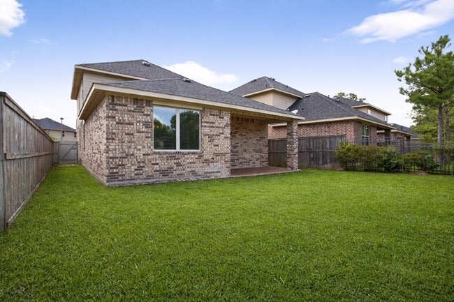 Building Photo - 16817 Pink Wintergreen Dr