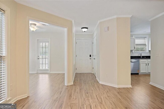 Building Photo - 911 Hollyfax Cir NE