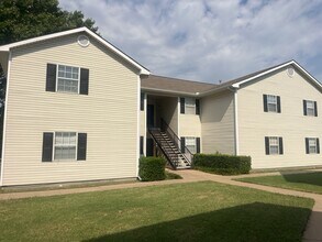 Building Photo - 2 bedroom includes water! 2nd floor! 1 mon...