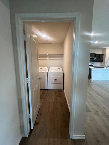 Building Photo - 4100 Malachite Dr