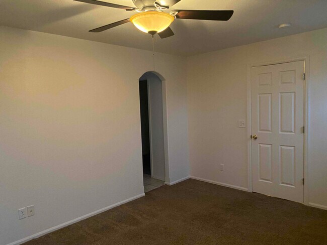 Building Photo - 10756 Deer Meadow Cir