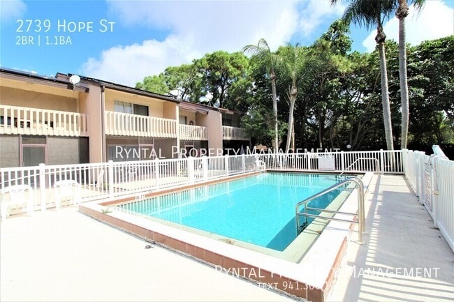 Building Photo - 2739 Hope St